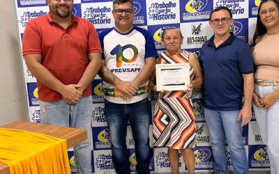 Na manhã desta quarta-feira, o IPREVSAPP realizou a cerimônia de concessão de aposentadoria da servidora Joana Darc de Brito, agente de saúde que dedicou anos de trabalho e compromisso ao serviço público municipal.